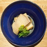 レストラン ママ - 煮魚定食<限定10食> 1200円 の1mで肉厚なカラスガレイ煮付け 菜の花添え