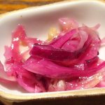 レストラン ママ - 煮魚定食<限定10食> 1200円 の赤い野菜の漬物