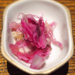 レストラン ママ - 煮魚定食<限定10食> 1200円 の赤い野菜の漬物