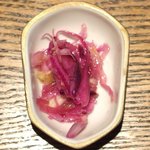 レストラン ママ - 煮魚定食<限定10食> 1200円 の赤い野菜の漬物
