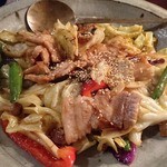 たべごと屋のらぼう - 春キャベツと豚バラの辛味噌炒め