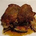 サン・ル・スー - マスタードでマリネした骨付きホロホロ鳥のソテー エストラゴン風味