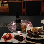 Hammon Ten - 今宵の晩酌セット キムチ、エゴマキムチ、パンチャン盛合せと中瓶ビール(^○^)