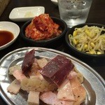 炭火焼肉 ホルモン やまと - 