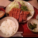 ジャンボロースかつ定食