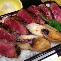 豚捨 KITTE丸の内店 - 伊勢牛ステーキ重　檜