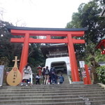 イル キャンティ カフェ 江の島 - 江の島神社　鳥居