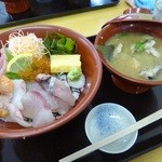 一心太助 - 本日の海鮮丼 850円