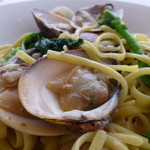 はまぐりと菜の花のペペロンチーノ　生リングイネ