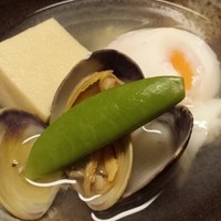 銀平 北新地店 - 浅利と高野豆腐の炊き合わせ温玉添え