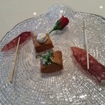 レ ロジェ エギュスキロール - アミューズ一皿目