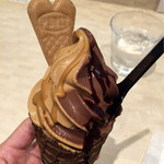 レオニダス - 焦がしキャラメルと、ヘーゼルナッツチョコのミックス 480円