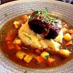 Brasserie Blanc - メイン：Slow-cooked Beef Lyonnaise
