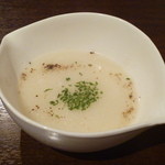 カフェ ニコニコ - ダイコンと生姜の豆乳ポタージュスープ