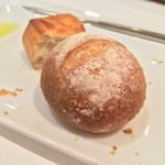 レストラン イブー - パン〜その③〜全粒粉の…