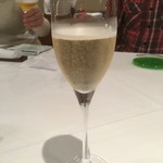 レストラン イブー - 女性陣は泡で乾杯