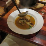 ビストロ・シンバ - ヒゲダラとホウボウ、ホタテ オマール海老のスープ仕立て ココットで3