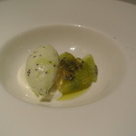 リストランテ カノフィーロ - キウイのジェラートとフロマージュ・ブラン　フルーティーなオリーヴオイル
      