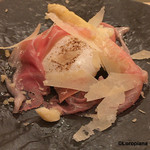 カーサ・デル・チーボ - フランス産『ホワイトアスパラ』とパルマ産の生ハム、ポーチドエッグとチーズ