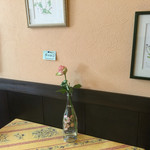 ル カフェ プランタニエ - 花一輪！