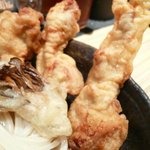 本町製麺所 本店 - でっかい鳥天が3本と舞茸天1個