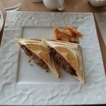 ル・シエル - 米沢牛ハンバーグのホットサンド830円