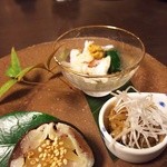 鮓や 大東 - (2016.04)　前菜：毛ガニとウニの酢の物、アサリ時雨煮、サバのショウガ巻