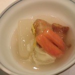 京料理夢懐石 谷ぐち - 聖護院大根とリンゴの豚肉巻、湯葉、パプリカのあんかけ