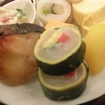 京料理夢懐石 谷ぐち - 鯛の昆布〆錦糸卵と桜の葉巻