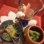 筍としじみの木の芽和え、河豚の昆布〆和え、煮豆