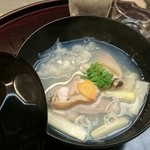 つる由 - 蛤と白舞茸と白木耳のお吸い物
