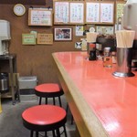 おばちゃんとこ - コの字型カウンターのこじんまりした店