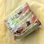 やさいパンのみせ まちのカフェVIVO - 野菜サンドイッチ、フィルム取って写せばよかった