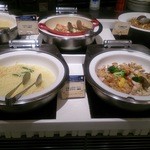 THE CENTRAL BUFFET - パスタ、チキン