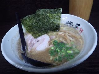 鐙屋 - 醤油ラーメン[750円]