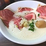 麺～leads～なかの 大和高田本店 - 特製TORI白湯らーめん(塩)☆
                                
                                鶏の旨味がギュッと凝縮された絶品スープ！マイルドな味わいは、一つ先の次元を行く旨さ♡低温調理のレアチャーシューがこれまた旨い！前回醤油でしたが、塩の旨さヤバイです！٩(๑>؂<๑)۶