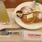 イタリアン・トマト カフェジュニア - パンケーキと林檎ジュース