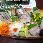 Yumoto No Shou Yume Hotaru - 【夕食】お刺身の舟盛り2人前。これだけでお腹いっぱいになりそう！