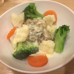 山忠 - 温野菜と海老550円
      旨い