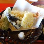 広もと - 天ぷら釜上うどん（並）　1380円　＋　麺大盛り　250円