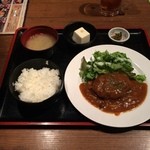 九州だんじ - 煮込みハンバーグ定食580円