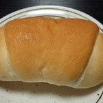 ベーカリー十六 - 塩パン(129円)
            