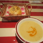 アセナ - ランチセットのパンとスープ