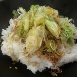 塩ラーメン専門店 KAZU - ピリカラじゃこ丼