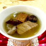 トゥ・ラ・ジョア - 具沢山の熱々スープ