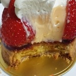 パティスリー リョーコ - 土台も美味しかった・・・。