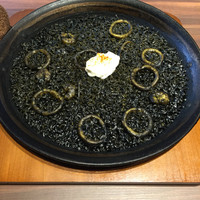 ミゲル フアニ 新宿タカシマヤ タイムズスクエア店 - イカ墨のパエリア