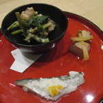 小料理 すず乃 - 山人参の胡麻胡桃和え、鰹の煮物、鰰寿司