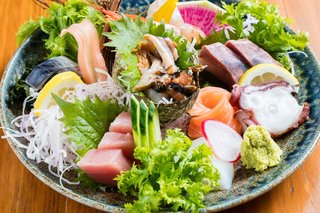 Bishoku Hyakkei Bunta - Buntaと言えば新鮮お造り。その日の旬の魚を用意していますよ！