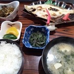 釜めし魚政 - 焼き魚ランチ カレイ (650円)